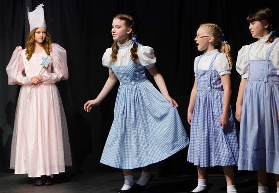 Christmas Musical for Children to Perform! A Christmas Wizard of Oz!