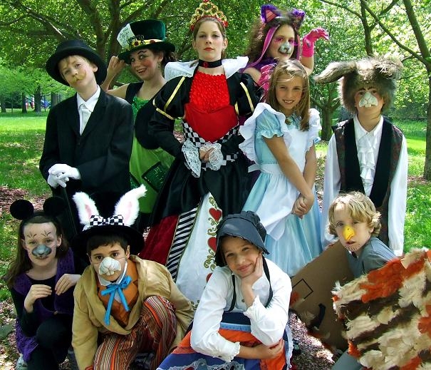 Alice in Wonderland Kids Play