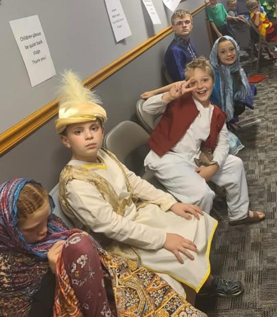 Aladdin play for kids to perform