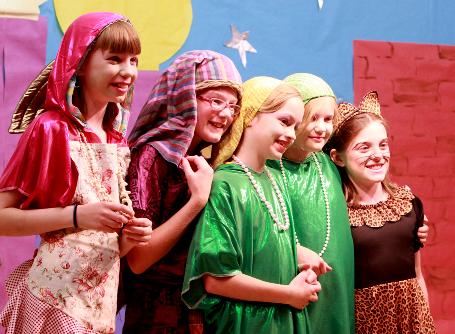 Funny Play for Kids to Perform!  Aladdin!