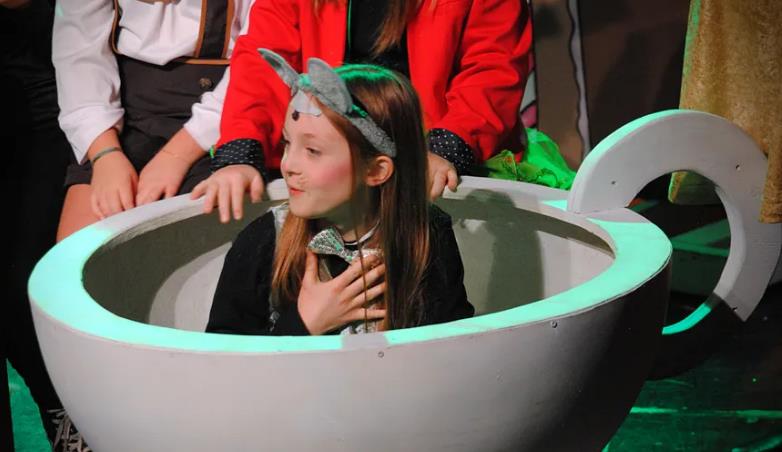 The Door Mouse in Christmas Musical for Kids