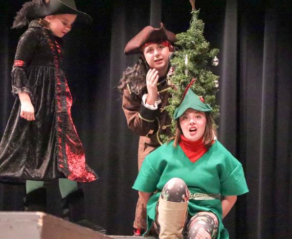 Students perform Holiday Musical at School