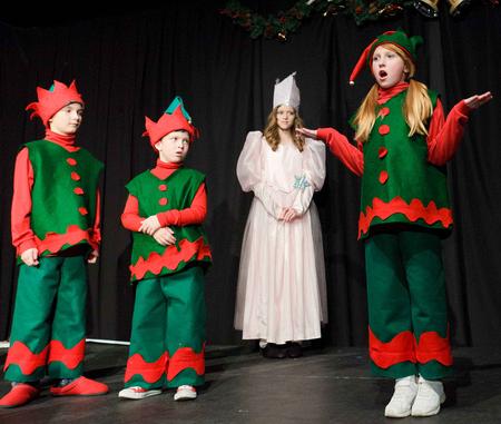 Kids Love Wizard of Oz at Christmas!  A Christmas Wizard of Oz!